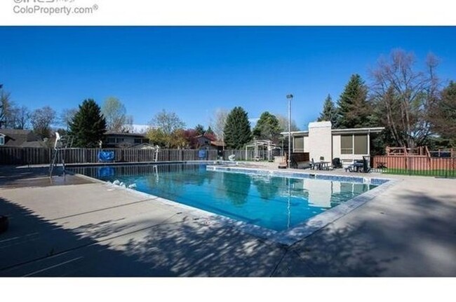 Building Photo - 1309 Kirkwood Dr