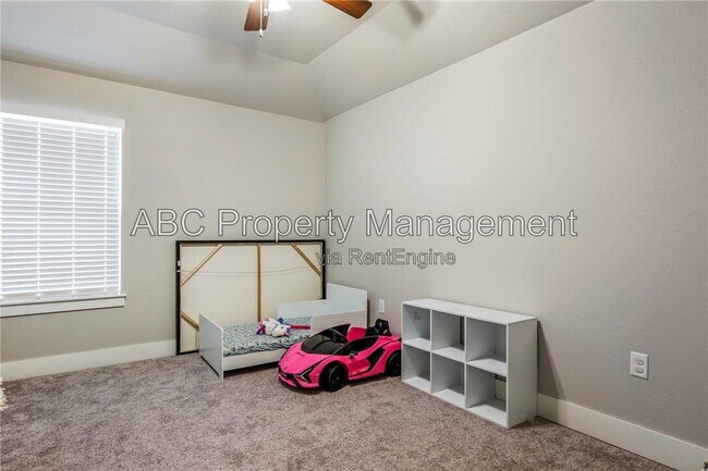 Building Photo - 1038 Jameson St