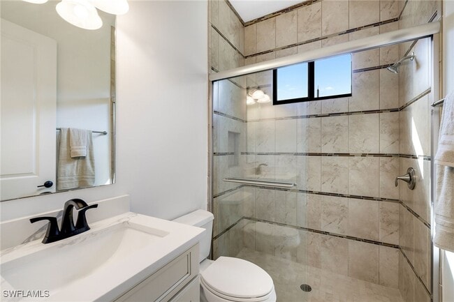 Building Photo - 6851 Lakewood Isle Dr