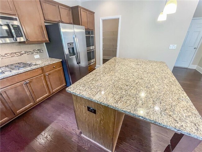Building Photo - 5840 Zelkova Dr