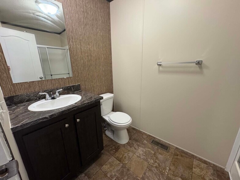 Building Photo - 48596 Leafdale Ct