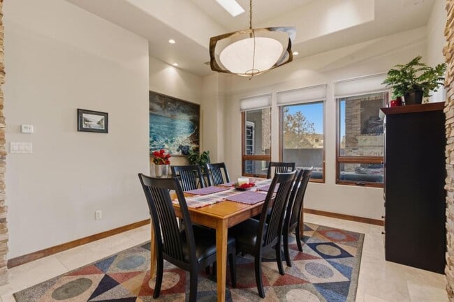 Building Photo - 13415 Pino Ridge Pl NE