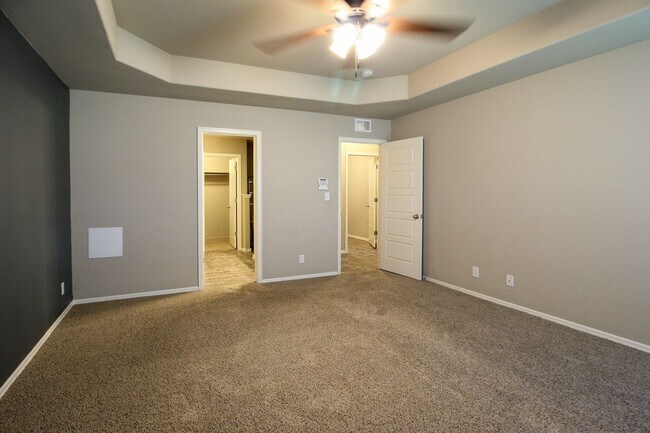 Building Photo - Custom Built 4 Bedroom In Southern Reserve...