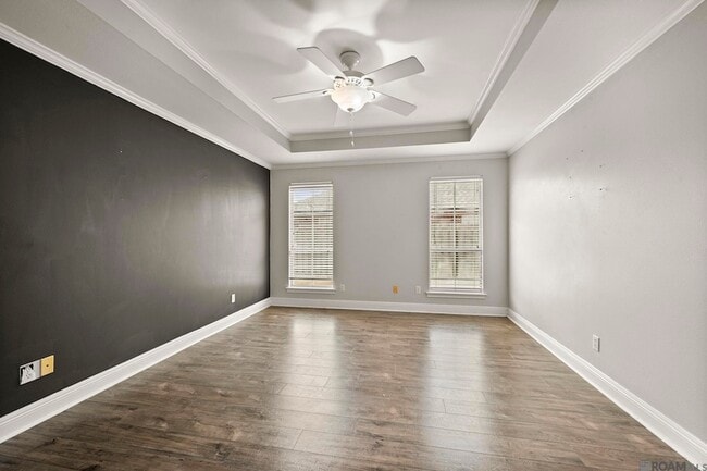 Building Photo - 17190 N Lake Dr