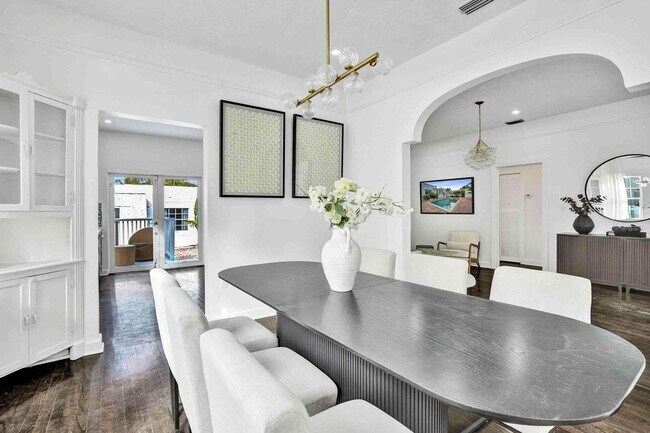 Building Photo - 435 35th St