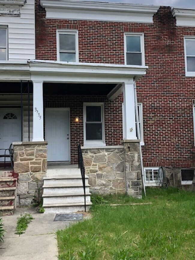 Primary Photo - Beautiful and ready to move in 3 Bedroom, ...