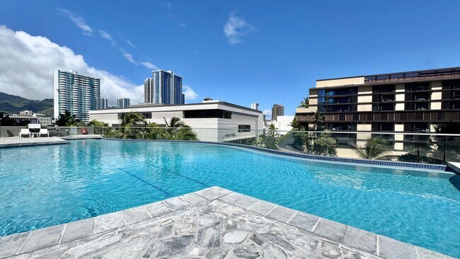 Building Photo - 2 BED/2 BATH FURNISHED UNIT AT HIGHLY DESI...