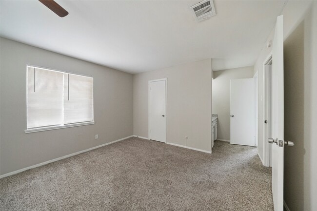 Building Photo - 643 Ames St