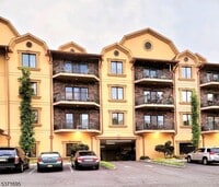 Building Photo - 10 Lower Notch Rd