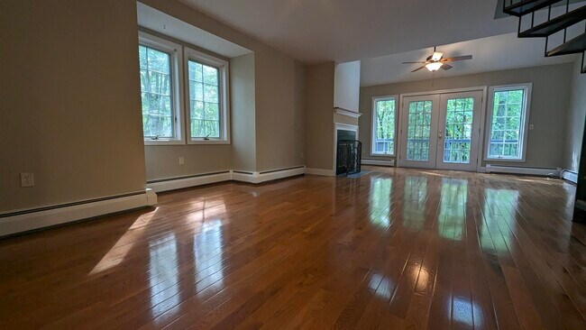 Building Photo - 1465 Hooksett Rd