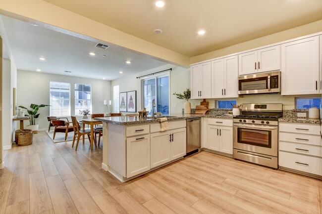 Building Photo - 3525 Sparrow Ct