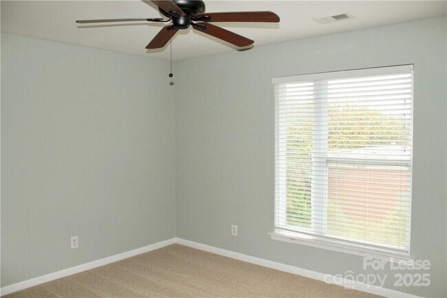 Building Photo - 625 Raphael Place