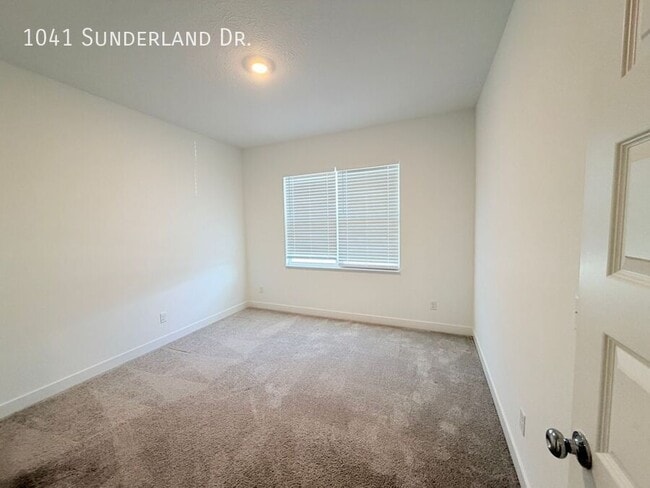 Building Photo - 1041 Sunderland Dr