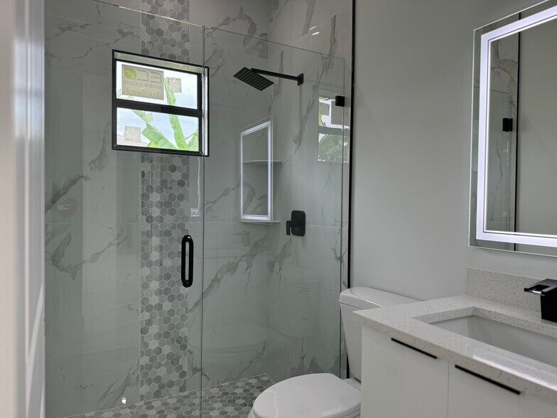 Building Photo - 3609 1st St SW