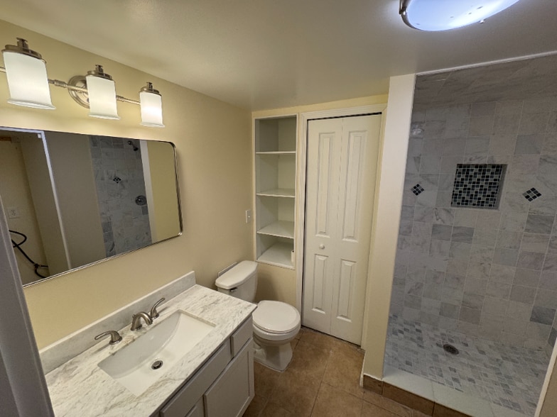 Building Photo - 8701 Brookville Rd