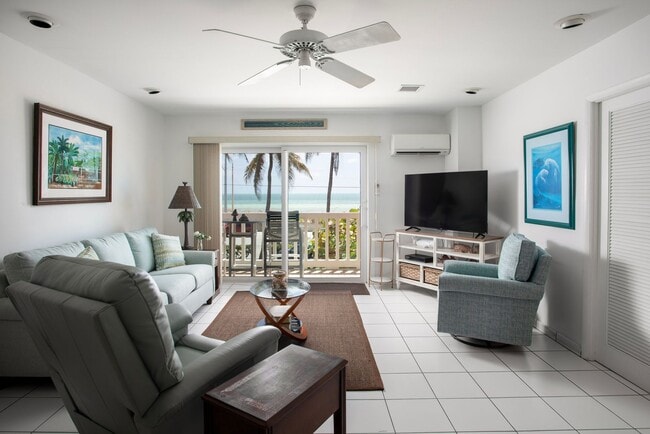 Building Photo - 1 Bedroom 1 Bathroom Furnished Second Floor Direct Ocean View Condo Lease dates: 5/1/2026 - 12/31...