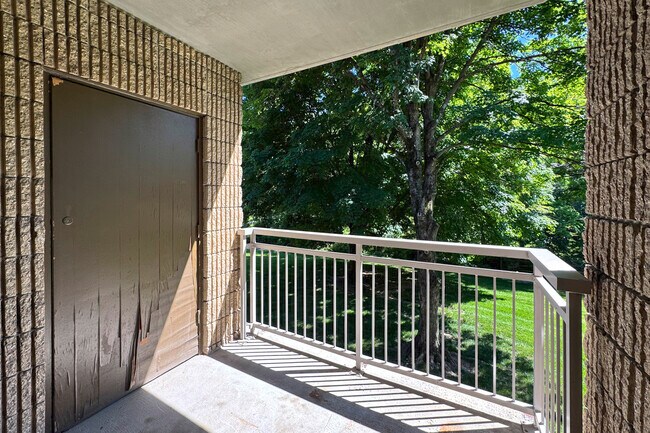 Building Photo - 5923 Tamar Dr