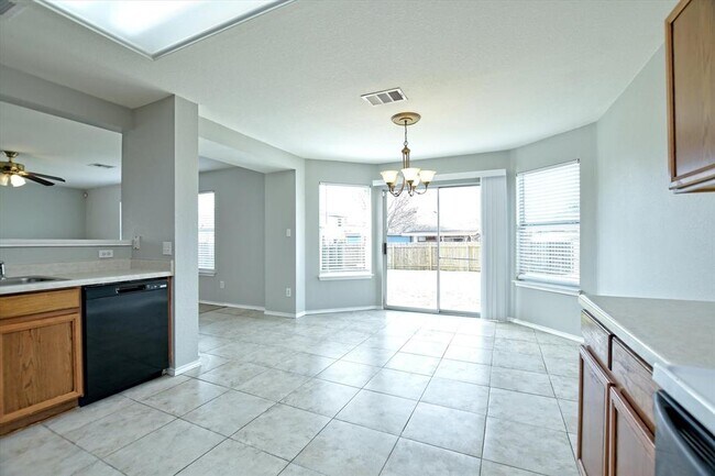 Building Photo - 102 Blanco Woods Blvd