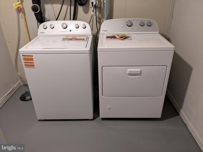 Building Photo - 25 Millstream Rd