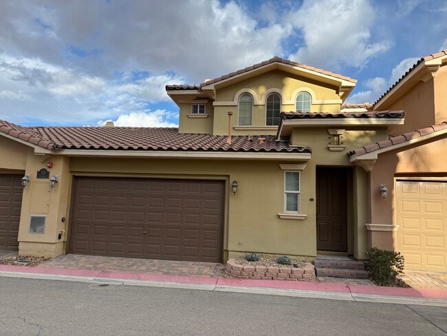 Building Photo - 29 Via Mantova