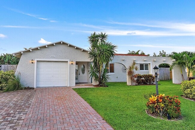 Building Photo - 3931 Flag Dr