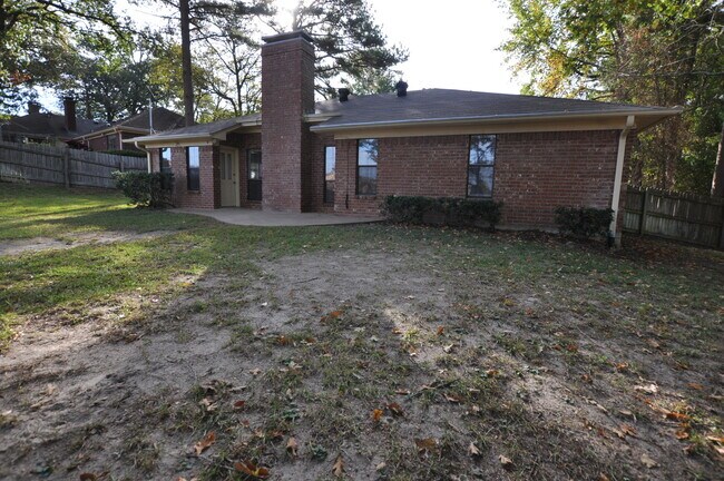Building Photo - Coming Soon: Stunning 3 Bedroom, 2 Bathroo...