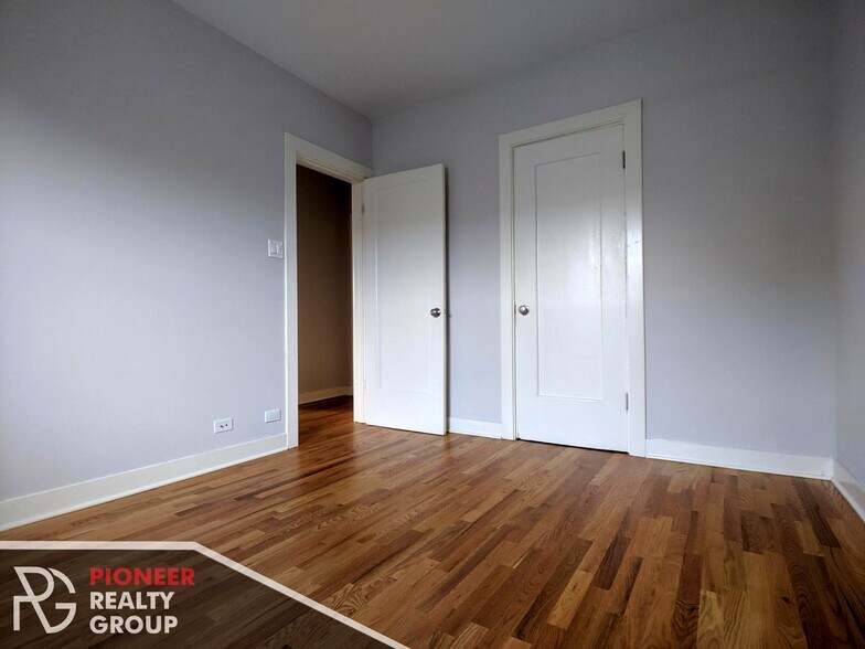 Building Photo - 2423 N Kedzie Blvd