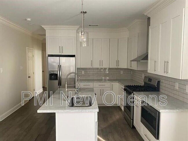 Building Photo - Single Family Home