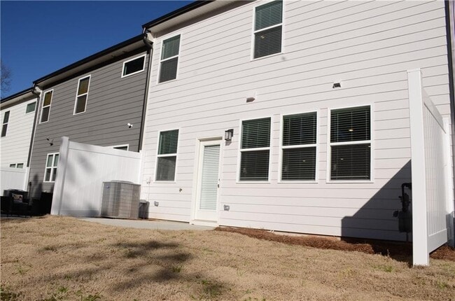 Building Photo - 1331 Pt Pl Dr