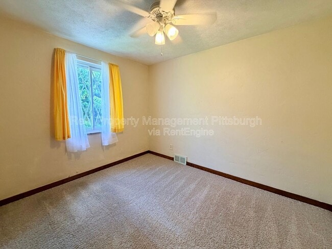 Building Photo - 1076 Thornwood Dr