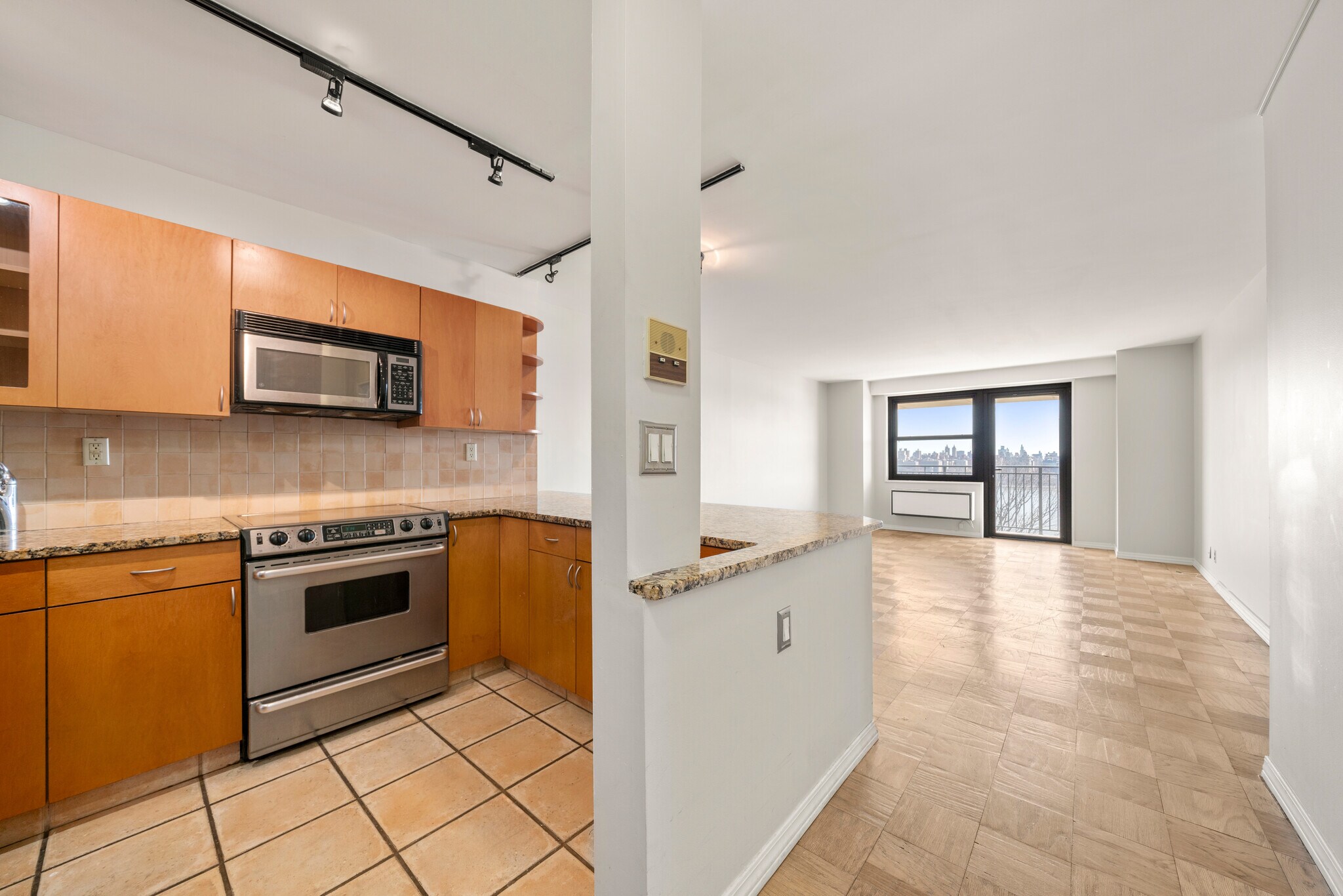 Building Photo - 7855 Boulevard East