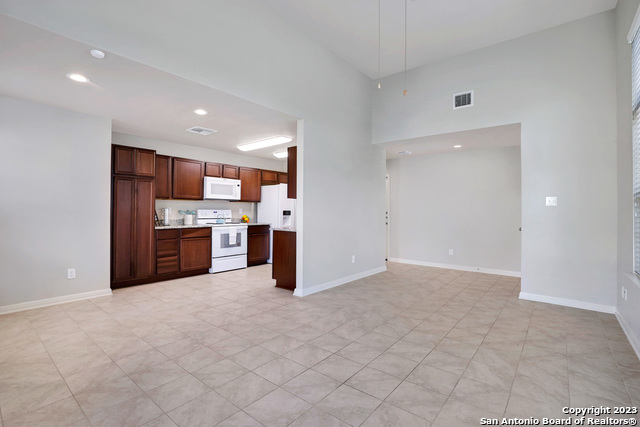 Building Photo - 130 Villa Grande