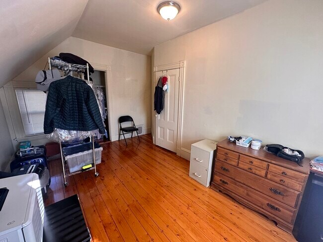 Building Photo - 374 Highland Ave