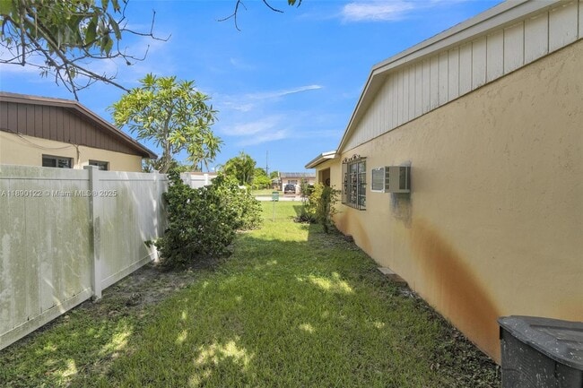 Building Photo - 2860 NW 184th St