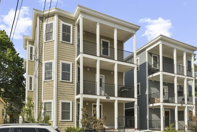Building Photo - 18 Granfield Ave