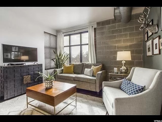 Building Photo - 336 W 300 S