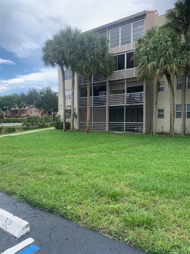 Building Photo - 1830 SW 81st Ave