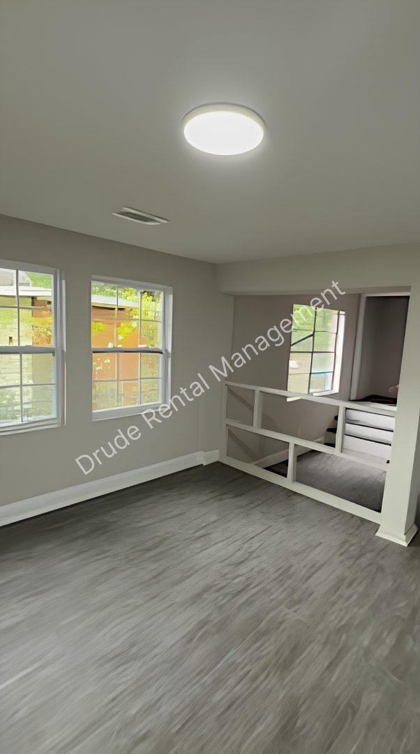 Building Photo - Remodel and Charming Home
