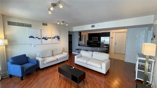 Building Photo - 1830 Radius Dr