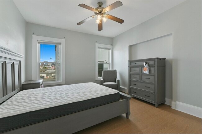Building Photo - 553 Dorchester Ave