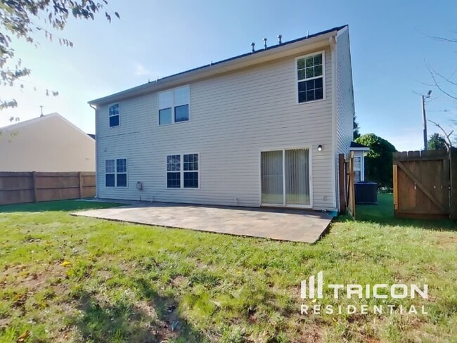 Building Photo - 2203 Ballingarry Dr