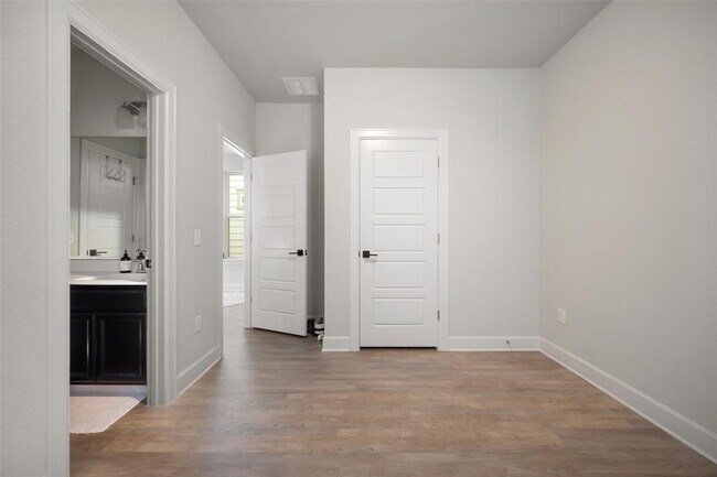 Building Photo - 13503 Ringold Cv