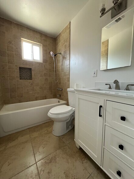Bathroom - 511 E 213th St