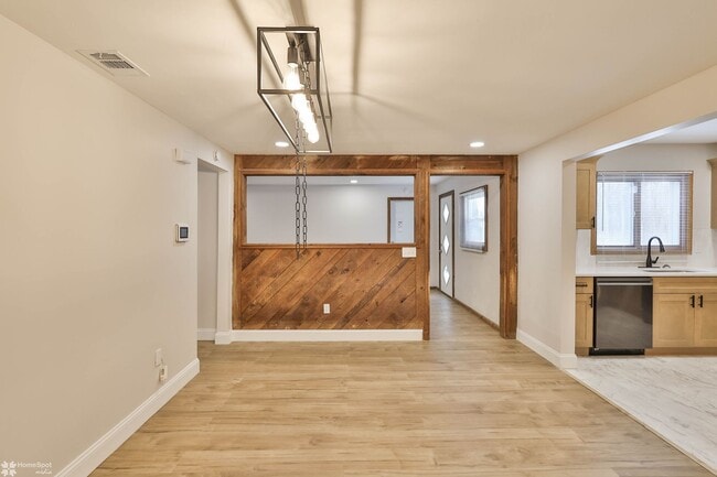 Building Photo - Charming Newly Renovated Ranch-Style Home for Rent in the Desirable East Penn School District