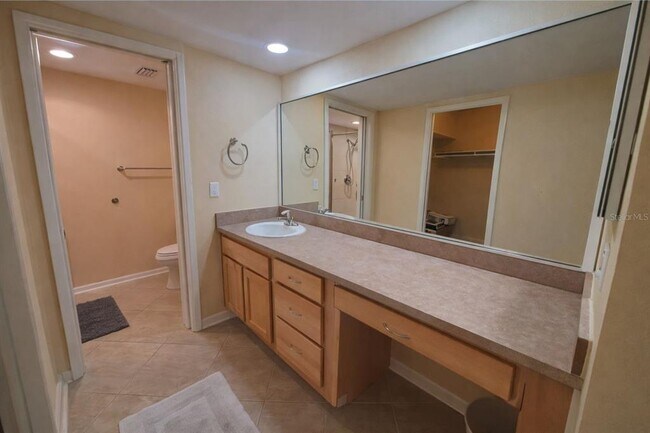 Building Photo - 2617 Cove Cay Dr