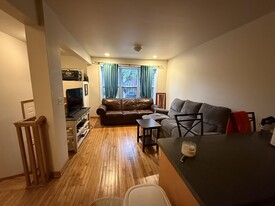 Building Photo - 1446 N Leavitt St