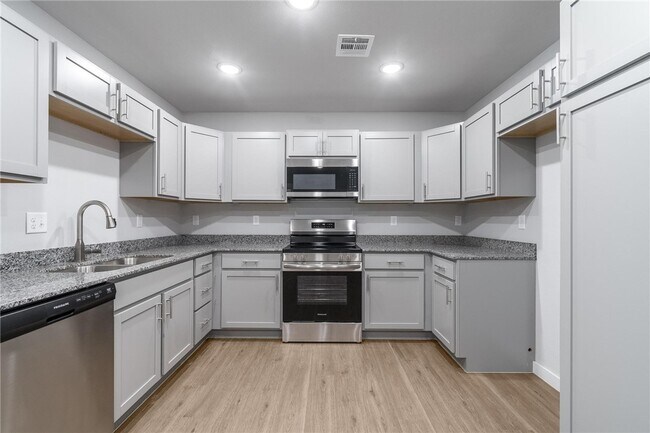 Building Photo - 6300 NW Kathleen St