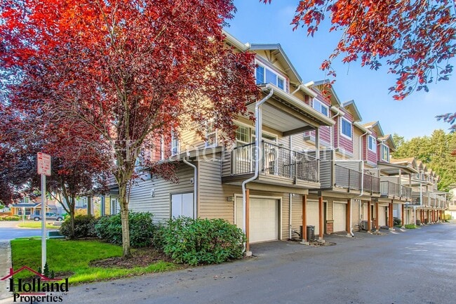 Building Photo - Lovely 3-Level Townhouse in great Hillsbor...