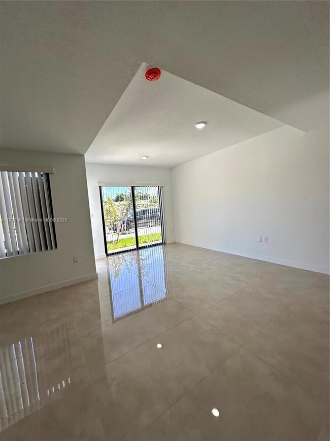 Building Photo - 14577 SW 261 St Ter