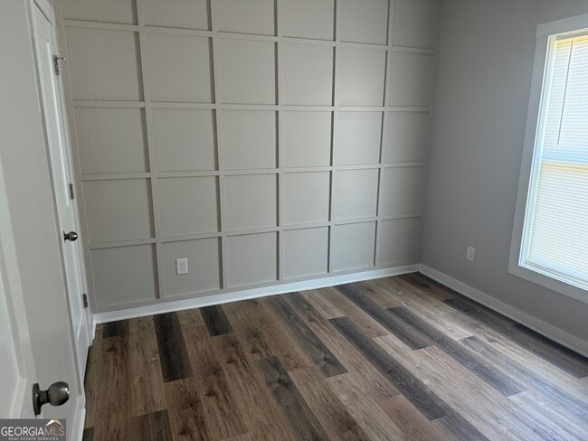 Building Photo - 348 North Point Cir